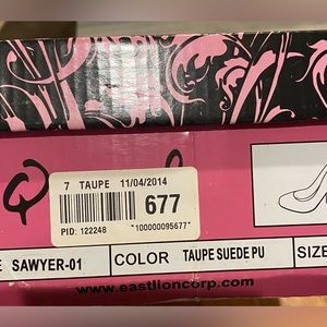 Taupe size 7 chunky heel